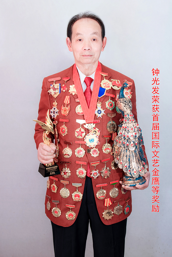 1652232512872924.jpg 个人照片.jpg