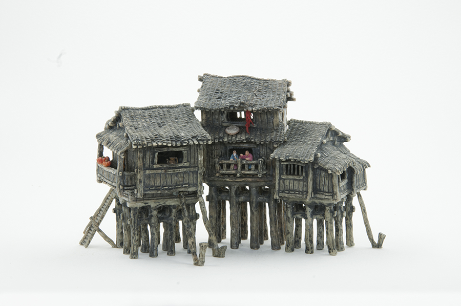 2《吊脚楼》青田石13x9cm.jpg