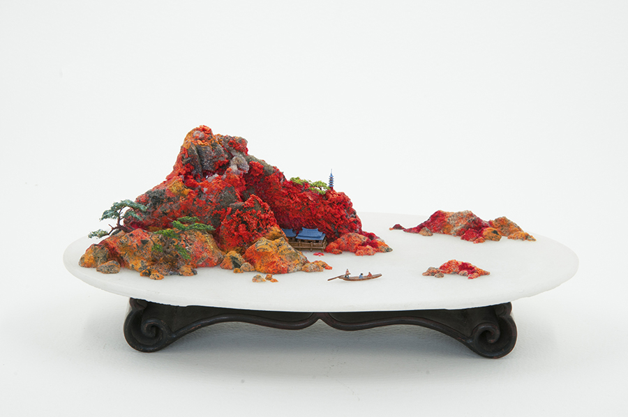6《秋红漫山》雄黄石 20X11 cm.jpg